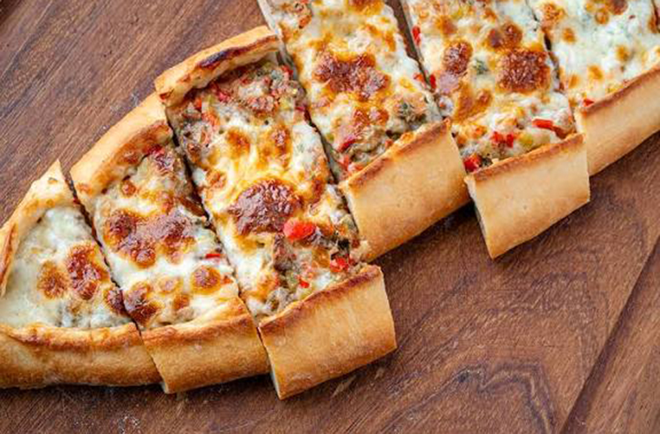 Kuşbaşı Kaşarlı Pide Kuşbaşı Kaşarlı Pide