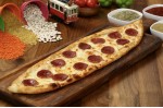 Sucuklu Kaşarlı Pide Sucuklu Kaşarlı Pide